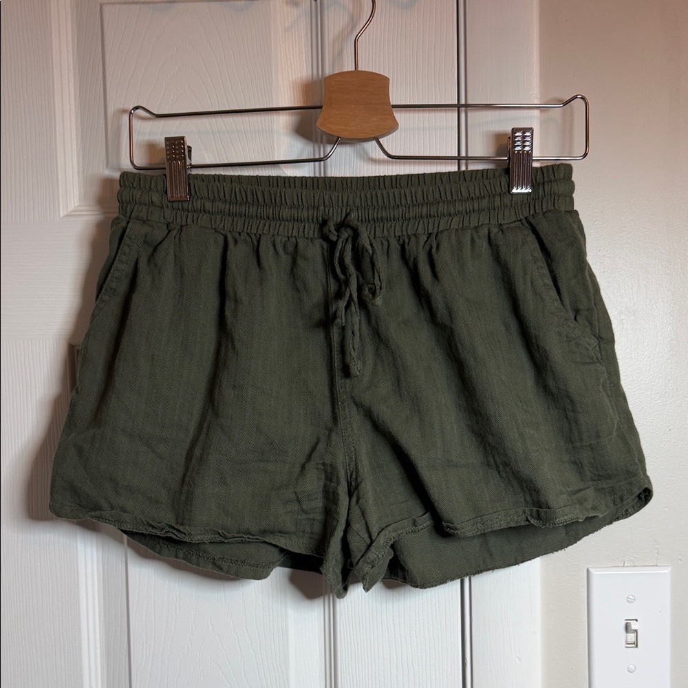 Universal Thread Linen Green Shorts